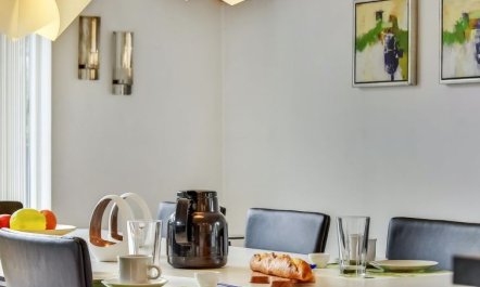 'Lav' - 3.8km from the sea 7