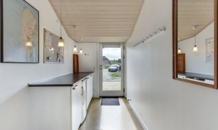 'Lav' - 3.8km from the sea 2