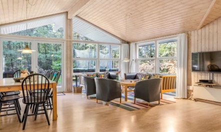 'Guthmund' - 1km from the sea 4