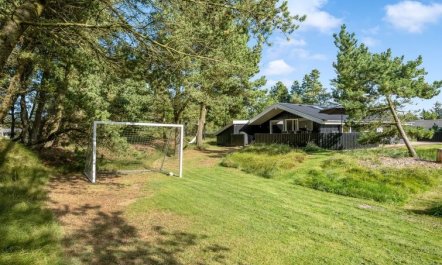 'Eirik' - 2.5km from the sea 7