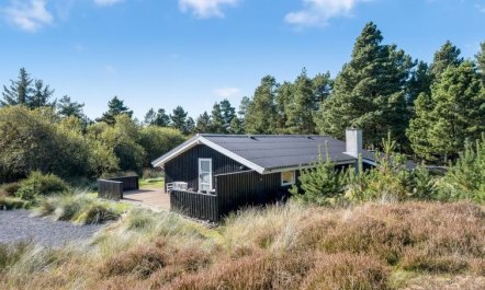 'Eirik' - 2.5km from the sea 4