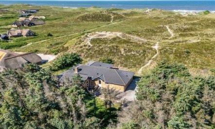 'Ewy' - 300m from the sea