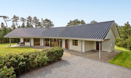 'Amundi' - 3.8km from the sea