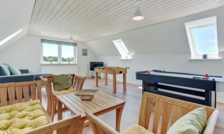 'Iina' - 13km from the sea 1