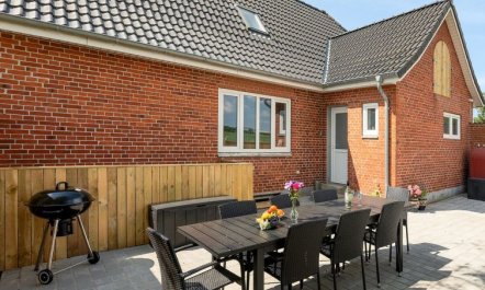 'Iina' - 13km from the sea 3