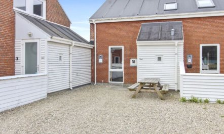 'Héléne' - 2.3km from the sea