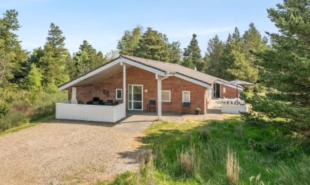 'Cora' - 1km from the sea