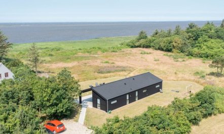 'Tindra' - 30m to the fjord