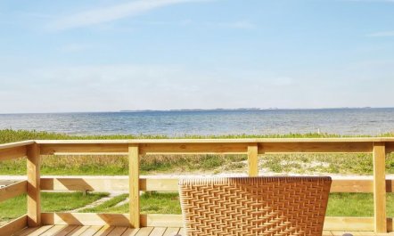 'Bertold' - 20m from the sea