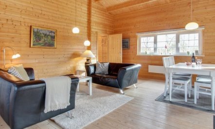 'Ulvi' - 300m to the fjord 2