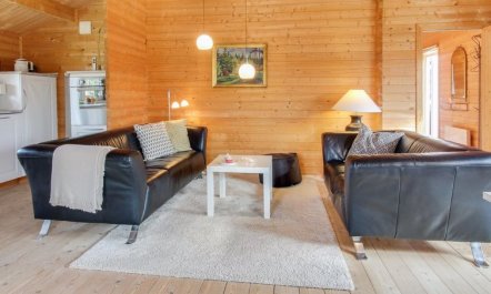 'Ulvi' - 300m to the fjord 1