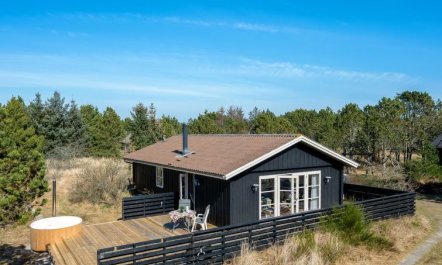 'Andrea' - 1.6km from the sea 1