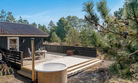 'Andrea' - 1.6km from the sea