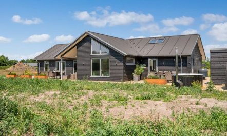 'Måns' - 500m to the fjord 7