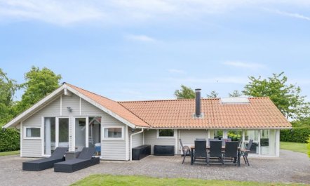 'Chrisse' - 250m from the sea