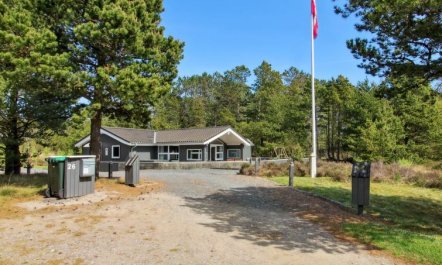 'Kiowa' - 4km from the sea 2