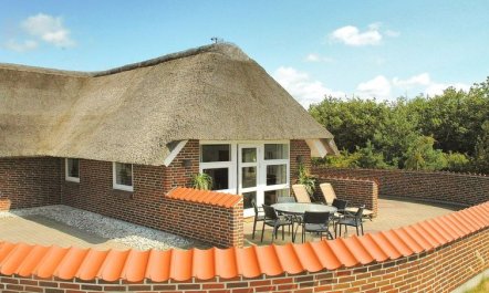 'Carolin' - 400m from the sea