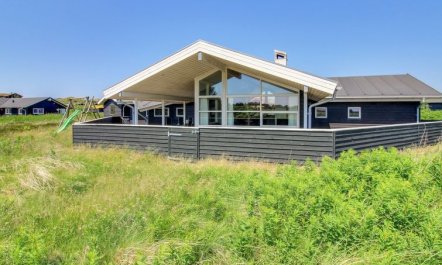 'Thrugils' - 800m from the sea