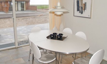 'Sophy' - 2km from the sea 1