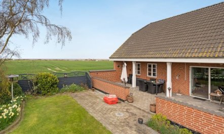 'Delina' - 200m from the sea