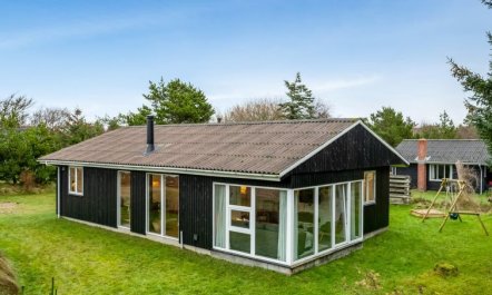 'Pietari' - 600m from the sea