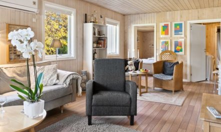 'Laurentius' - 625m from the sea 3