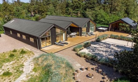 'Menja' - 1.4km from the sea