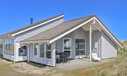 'Wikar' - 50m from the sea