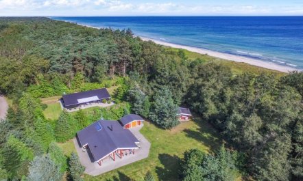 'Gulborg' - 25m from the sea 1