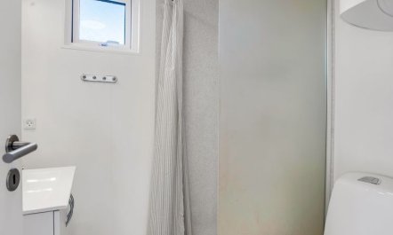 'Fay' - 900m from the sea 7