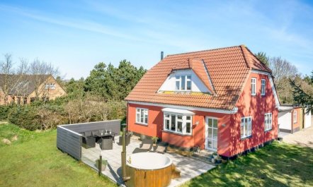 'Thorlak' - 1km from the sea