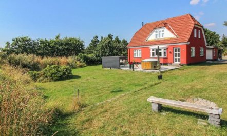 'Thorlak' - 1km from the sea 2