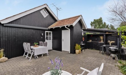 'Ajvi' - 50m from the sea