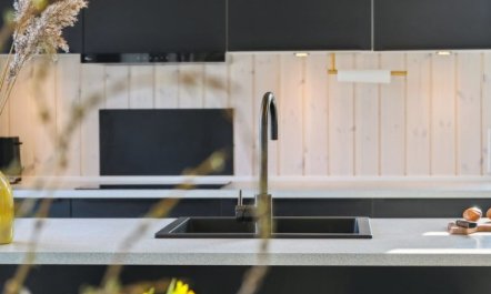 'Viveke' - 10m from the sea 4