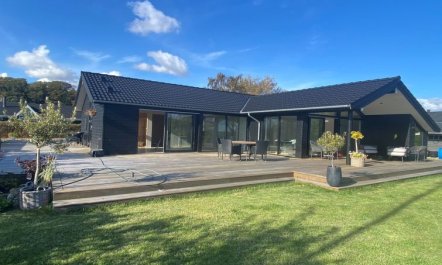 'Viveke' - 10m from the sea 2