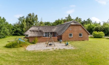 'Tara' - 900m from the sea