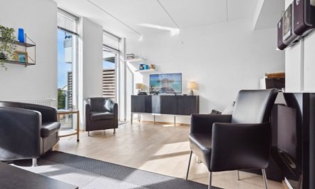 'Theis' - 100m from the sea