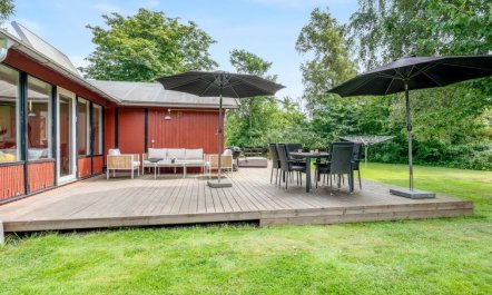 'Vickie' - 600m from the sea