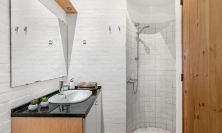 'Takenya' - 350m to the fjord 7