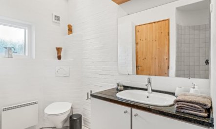 'Takenya' - 350m to the fjord 6