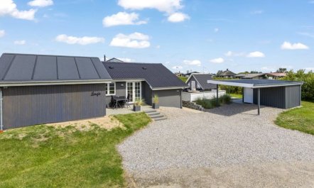 'Mikka' - 450m from the sea 2