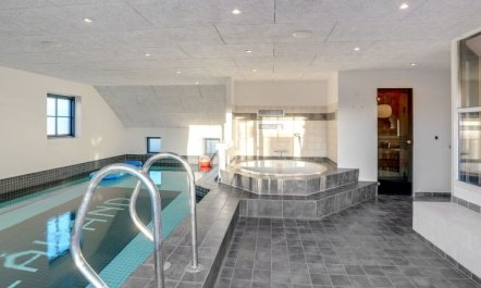 'Oskari' - 1.3km from the sea 5