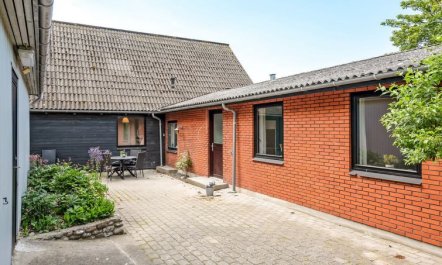 'Emin' - 100m from the sea 4