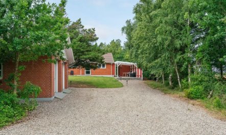 'Gwen' - 2.7km from the sea 1