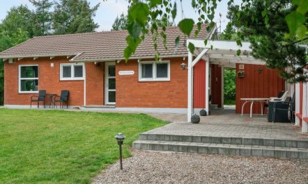 'Gwen' - 2.7km from the sea 2