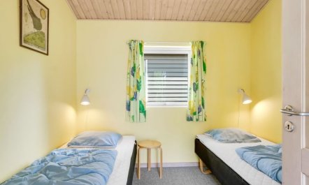 'Gravers' - 100m from the sea 7