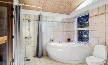 'Gravers' - 100m from the sea 5