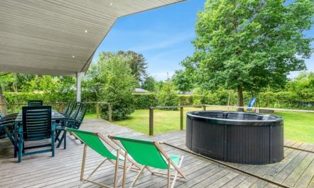 'Gravers' - 100m from the sea 3