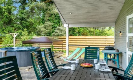 'Gravers' - 100m from the sea 2