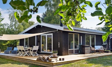 'Thordgrim' - 600m from the sea